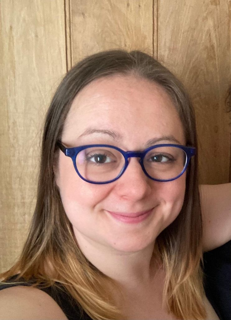 Headshot showing Louise